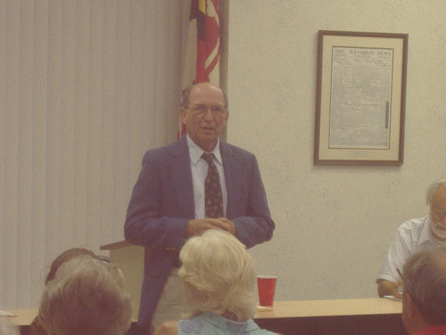 Congressman Wayne Gilchrest speaks before the Wicomico County Republican Club, August 27, 2007.